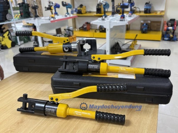 Dòng sản phẩm kìm bấm cos thủy lực bằng tay.(Ảnh: maydochuyendung.com).