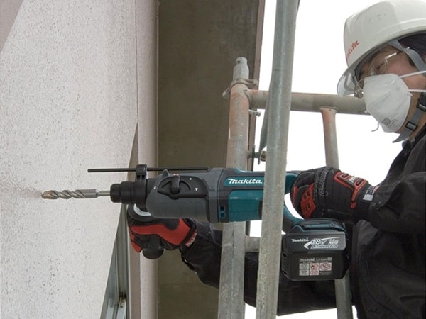 Dòng máy khoan bê tông dùng pin làm việc linh hoạt tại nhiều nơi