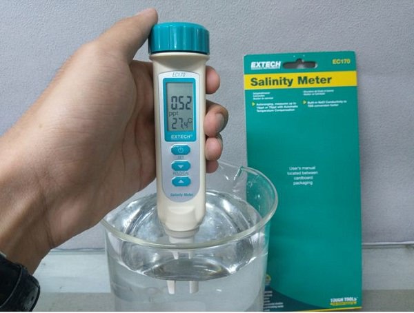 Hiệu chuẩn bút đo độ mặn đảm bảo độ chính xác khi kiểm tra nước