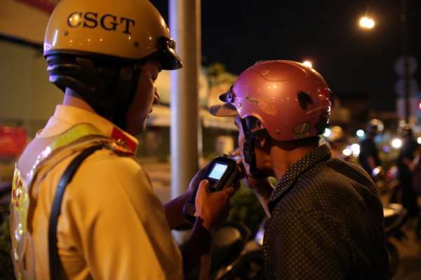 Mức phạt nồng độ cồn với người đi xe máy được chia làm 3 cấp độ 