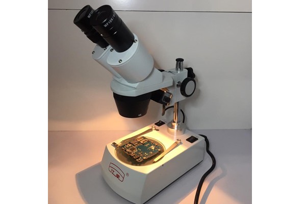 Cách chọn loại kính hiển vi giảm nguy cơ hại mắt