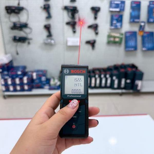 Bosch GLM 40-12 có khả năng lưu trữ tới 10 kết quả đo