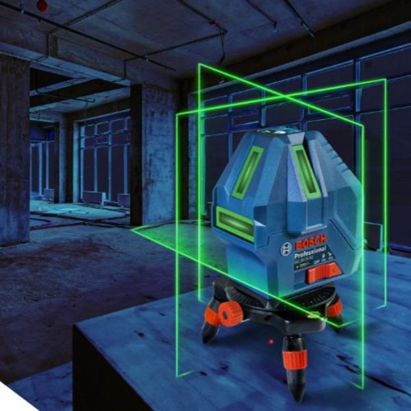 Bosch GLL 50-15 XG được bọc lớp cao su dày giúp tăng độ bám, chống trơn trượt