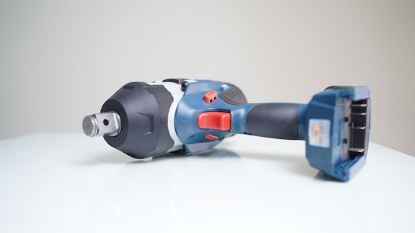 Bosch GDS 18V-1050 H là máy siết bu lông pin hàng đầu cho thợ cơ khí chuyên nghiệp