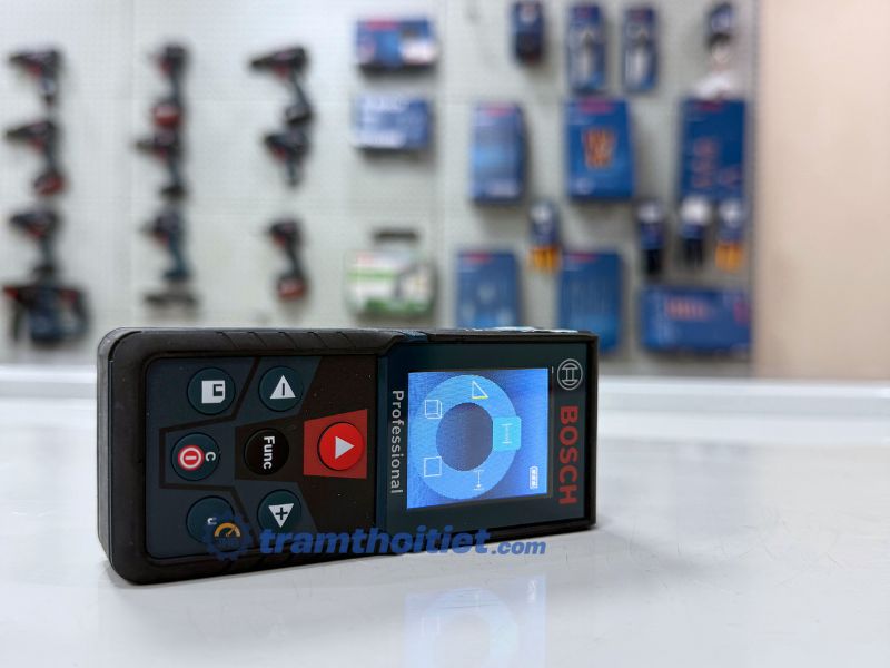 Bosch GLM 400 được trang bị màn hình LCD sắc nét