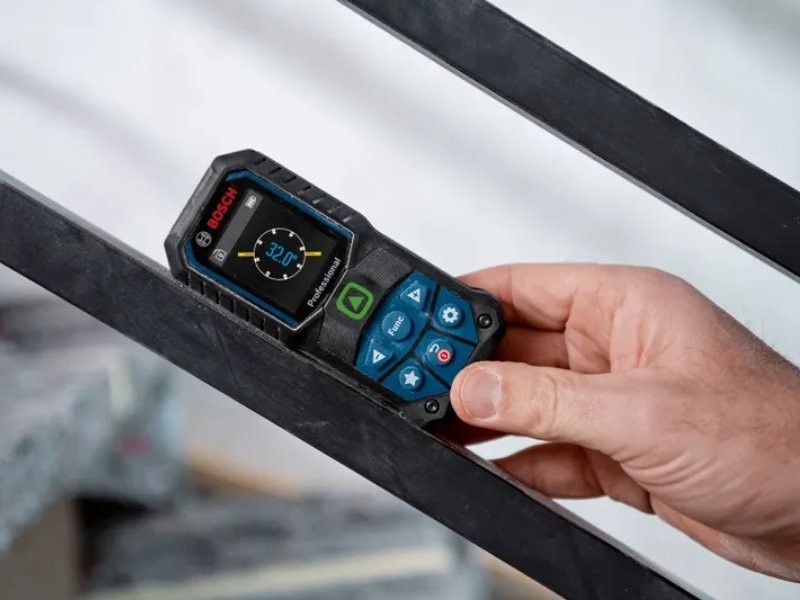 Máy đo khoảng cách Bosch GLM 50-23 G laser xanh phù hợp với thi công nội thất trong nhà