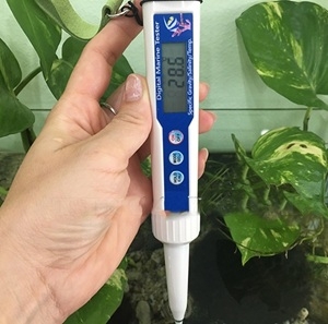 Đánh giá máy đo độ mặn DMT-10: Có nên mua không?