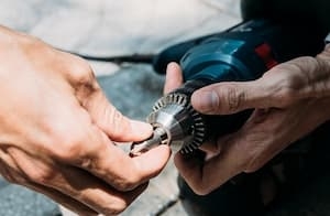 Cách sửa máy khoan pin đơn giản giúp tiết kiệm chi phí